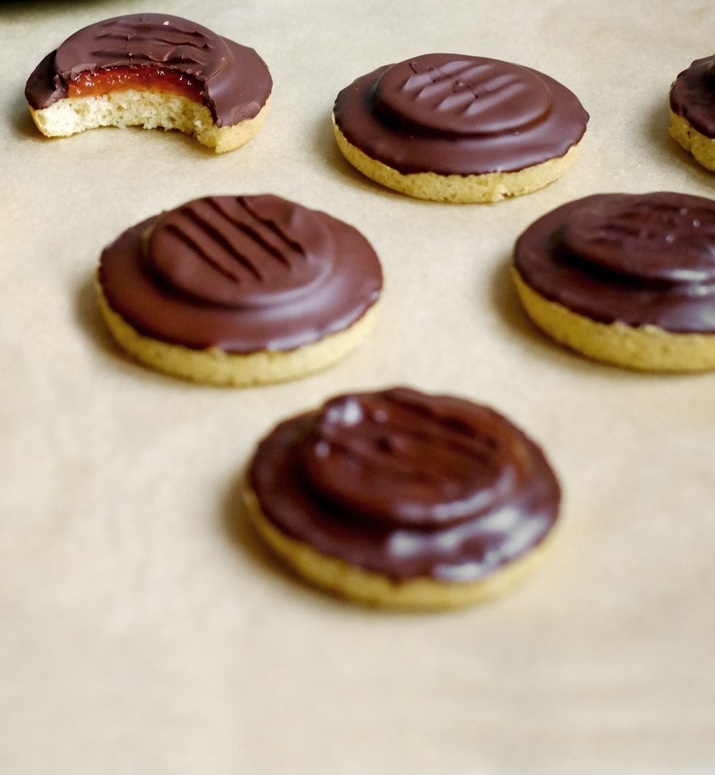 1 AdobeStock-HomemadeJaffaCakes